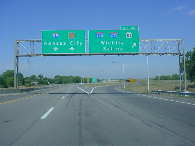 Interstate 35 North at Exit 42 - Interstate 135/235/U.S. 81